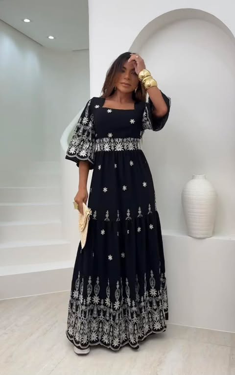 VESTIDO VISCOMIDA  BORDADO MANGA 3/4  -  C�D:10113907 TAMANHO �NICO